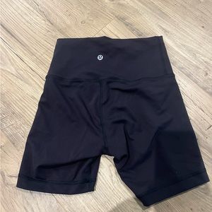 Lululemon size 4 biker shorts